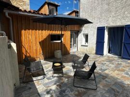 Charmante maison de 4 chambres、ベルジュラックのホテル