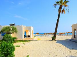 Bungalow de Luxe en Bord de Mer a Nabeul โรงแรมในBin Rhilouf