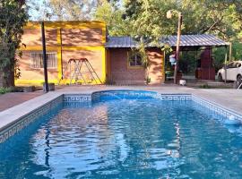 Casa quinta "La Familia", hotel en Laguna Brava