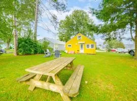 Steps to Lake and Public Boat Ramp Edinboro Cottage