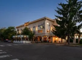 Fairhaven Village Inn