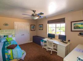 Tacit Shadow Resort Paradise Deluxe Suite, Gym, Coffee Bar, Hot-Tub, Free Laundry, Food Available, Ferienwohnung in Parowan