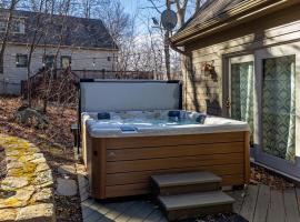 Wintergreen springJacuzzifirepitpool access、Roselandのホテル