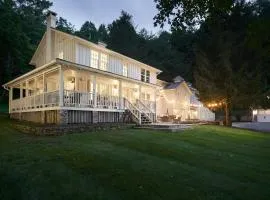 Valley Farmhouse Retreat