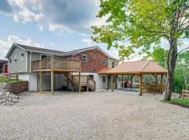 Waterfront Escape in Cub Run with Deck and Hot Tub!