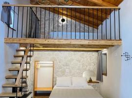 Serenity Luxury Apartment, hotel de luxo em Simi