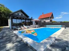July Holiday House