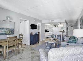 Condo on the Beach- walk to restaurants, shops and activities., hotel Gulf Shoresban