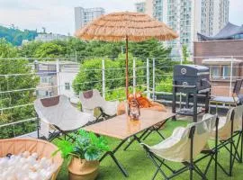 Cozy place near Hongdae