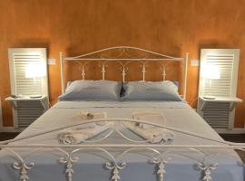 Civico 210, hotel v destinaci Itri