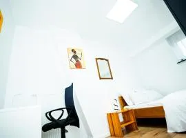 Chambre R2 avec salle de bain partagée près de l'hôpital de la Citadelle à Liège
