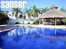 CASA con ALBERCA 8min A LA PLAYA AC y Pet friendly
