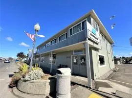 Coastal Inn and Suites