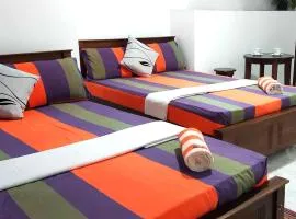Lilly Rooms