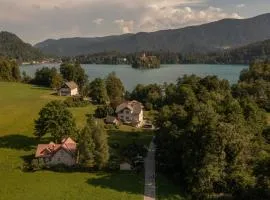 Homestay Vito by Lake