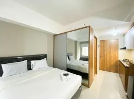 Minimalist Studio Room Gateway Park LRT City Jatibening Apartment By Travelio