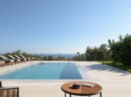 Olvios Villas, with 35m2 Pool & SeaViews, By ThinkVilla, hotel in Heraklion