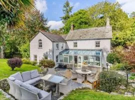 Beautiful Country Cottage Set In A Stunning Woodland With Parking at 'The Old Cottage Farmhouse'
