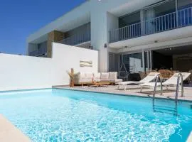 Stylish 3-Bedroom Villa Haven with a Private Pool