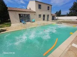 Villa moderne avec piscine