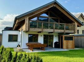 Chalet Almblick mit Sauna, hotel em Tauplitz