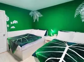 Private 4 bedrooms 2 bathrooms Free Parking