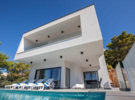 Villa Danny, Hotel in Komarna