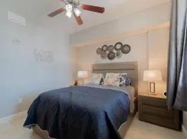 201S Relaxing Oasis Suite 1 Bedroom, Pools, Jacuzzi, Beach, Shops Dog Friendly