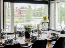 Villa Gaia! - Luxury villa with jacuzzi and beach close to trainstation 10 minutes from Tampere city! 1,5 hours to Helsinki