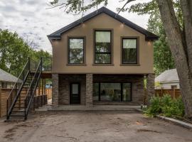 Lake House By Lis, ξενοδοχείο σε Innisfil