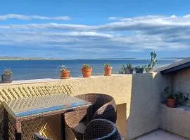 Vue de rêve sur lagune de mer