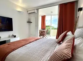 Studio sunshine vue mer et piscine