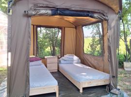 Pole Namiotowe Kogutowo, hotel in Wietrzychowice