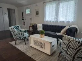 Tranquil Getaway Cottage in Charming, Bethel CT