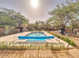 Campement Houefa, hotel v destinaci Ndangane