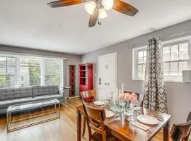 Arlington Townhome w/ Furnished Patio!