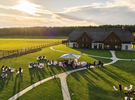 Siedlisko Milachowo nad rzeką - luxury wellness oasis Adults only – hotel w mieście Rolbik