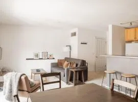 Spacious Third Ward Apt Near Summerfest with Balcony