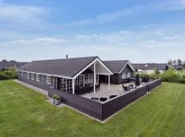 18 person holiday home in Nørre Nebel