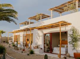 CasaBlancoMadera, Hotel in Todos Santos