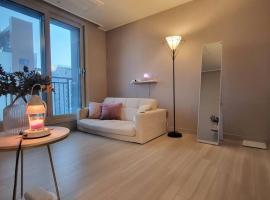 House 1 min from Geumjeong St, hotel v destinaci Gunpo