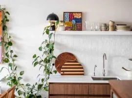 The Artist Retreat 2BR Home 4mins from MCG