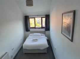 Nightly, weekly and monthly stays, hotel di Morriston