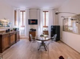 Accademia Luxury Art Apartment