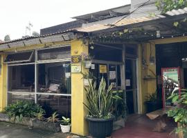 Rumah Kuning Syariah, hotel v destinaci Bogor