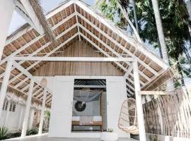 Rote White House - South Villa & Loft
