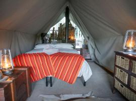 Quatermain's 1920's Safari Camp – Amakhala Game Reserve, hotel v destinaci Amakhala Game Reserve