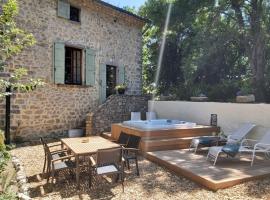 Mas du moulin neuf, holidayhome with private garden and jacuzzi, Hotel in Saint-Hippolyte-du-Fort