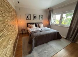 B&S-Apartment 100 qm NEU, Hotel in Schlangen