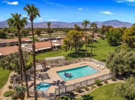 Casa Amiga - Gated Community , Pool , Golf, hotel v destinaci Palm Desert